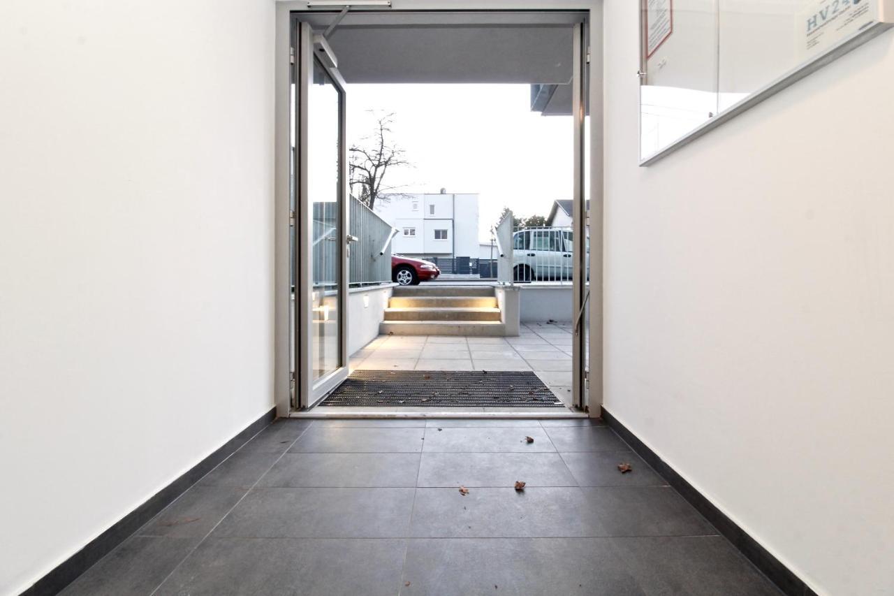 Red Flower Apartment With Pool - 5 Min To Lake Vienna Exterior photo